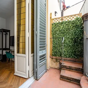 Eleven , Florence Italie